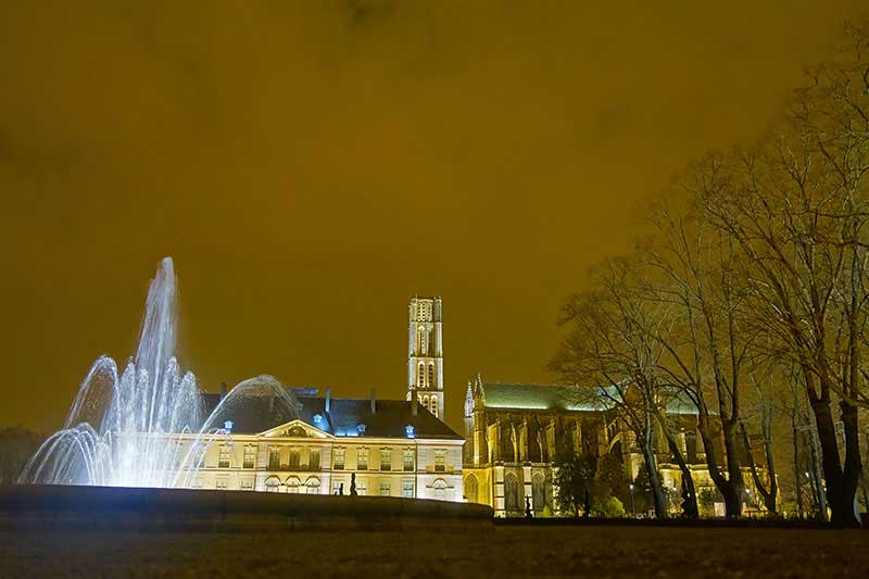 Im Dunkeln ist die Kathedrale von Limoges besonders beeindruckend.