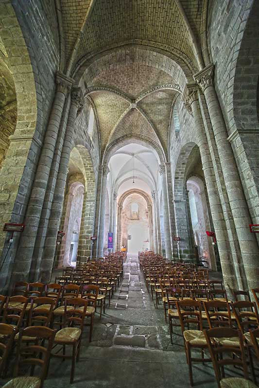 Die Kirche von La Souterraine von innen