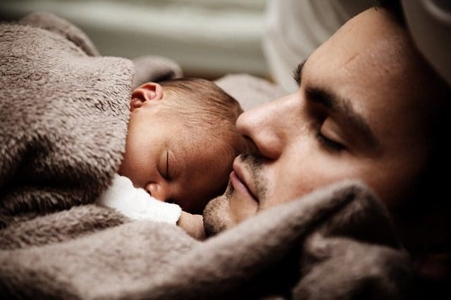 Der unterschiedliche Schlafrhythmus zwischen Eltern und Babys