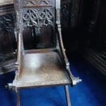 antiker stuhl