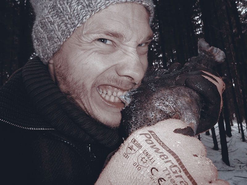 Bilder von knallharten Survival Profis wie dieses kennt man aus den Medien. Aber was macht einen echten Survival Experten aus?