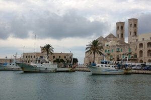 Hafen und Kathedrale von Molfetta