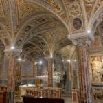 Unter dem Altarbereich der Kathedrale von Acquaviva delle Fonti befindet sich eine beeindruckende Krypta
