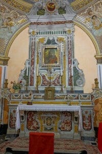 Altar in einer kalabresischen Kirche
