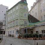 Mintgrünes Gebäude Wien