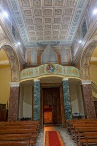 Orgelund Kircheneingang