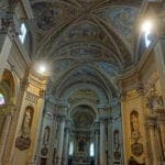 Seitlicher Blick in die Klosterkirche von Udine