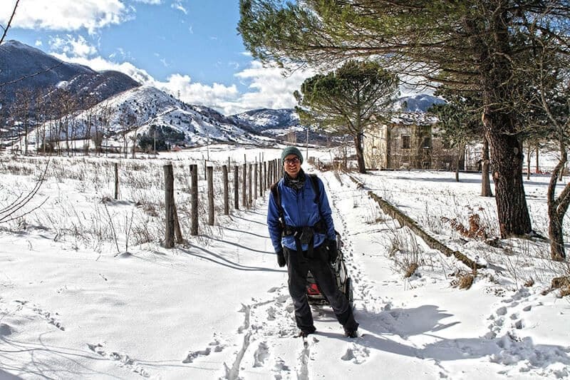 Franz Bujor bei einer Wanderung im Schnee