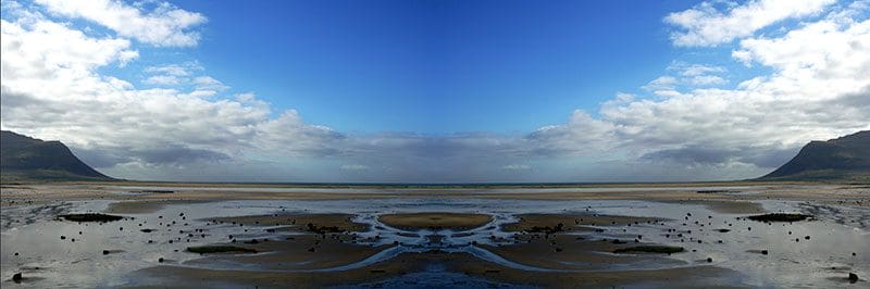Spiegelbild vom Strand - Geistwesen durch Symmetrie