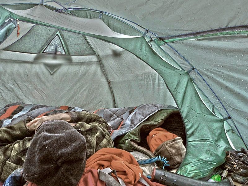 Heiko Gärtner beim Obdachlosenexperiment: Übernachten im Zelt im Besetzercamp.