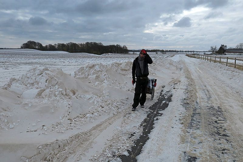 Heiko Gärtner wandert im Schnee durch Südschweden