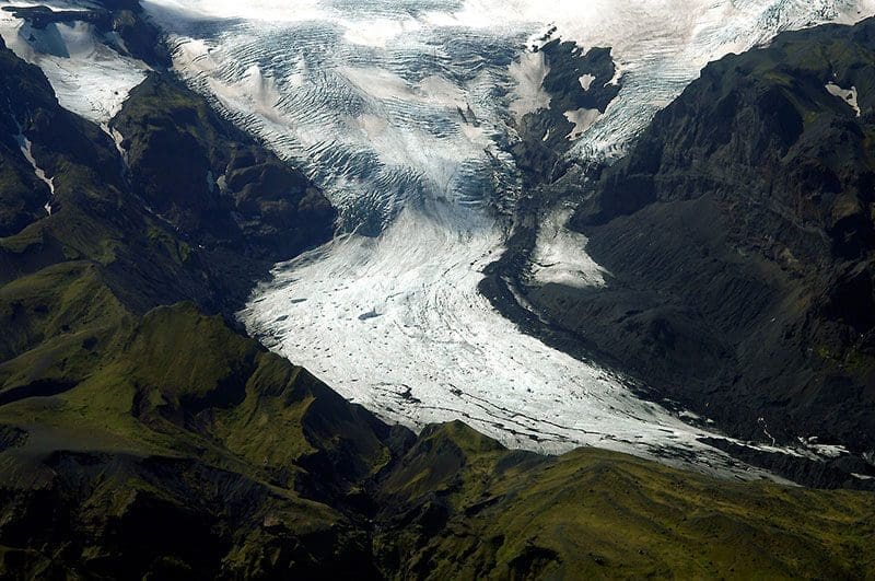 Rissige Gletscherzunge auf Island