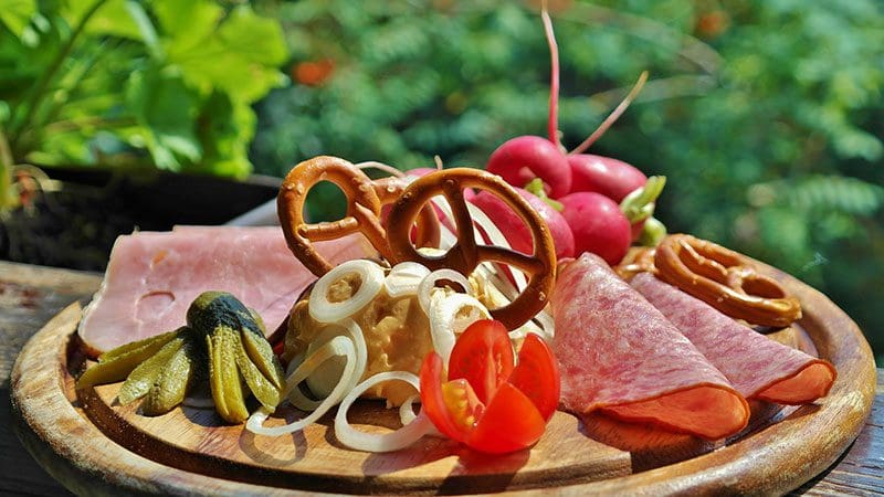 Es geht doch nichts über eine Brotzeit mit heimischen Fleich und Wurstwaren
