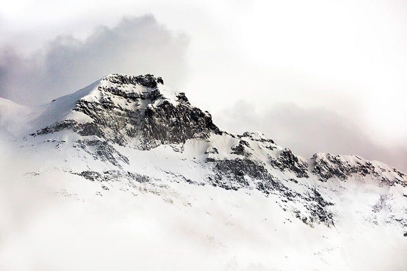 So schön der Tiefschnee zum Schneeschuhwandern auf solchen Bergen auch ist er birgt auch eine Lawinengefahr