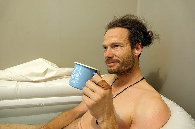 Ein heißer Tee in einer heißen Badewanne - Das ist Entspannung pur