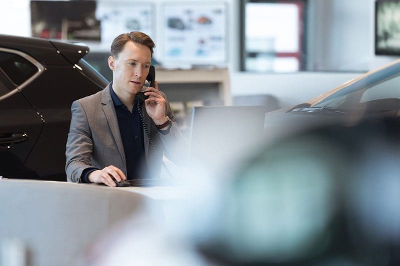 Per Telefon haben wir mit der LKW-Vermietung alles abgeklärt