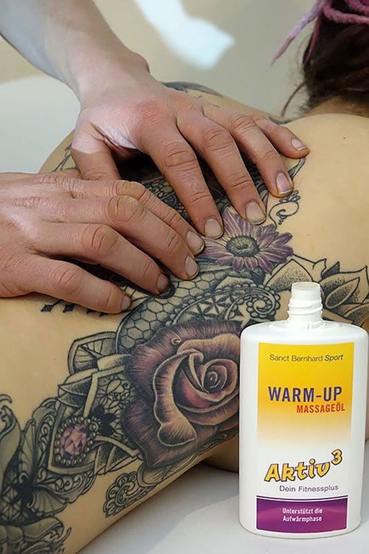 Massageöl-auf-dem-Rücken