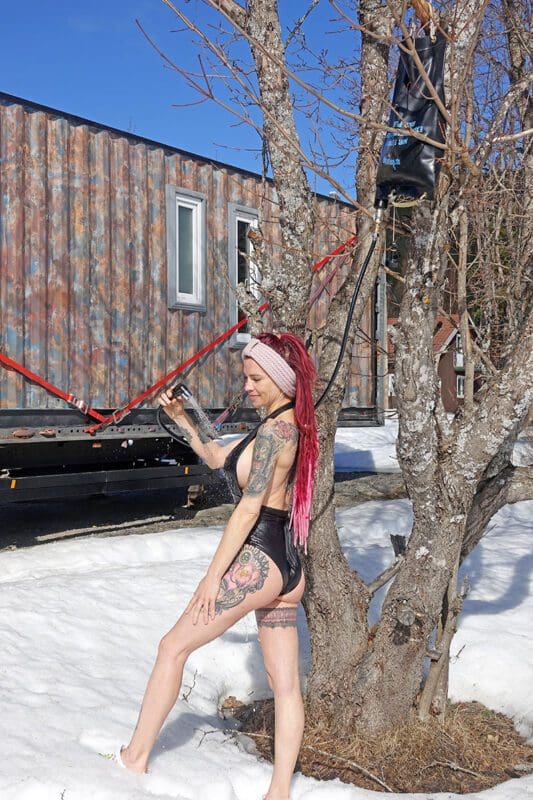 Wasserziege Winter Outdoor Dusche mit Shania