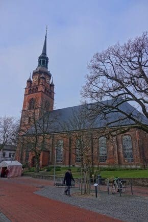 Eine Dorfkirche in Schleswig-Holsetin