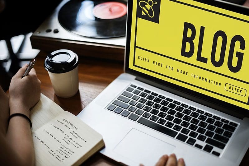Weltreise Blog Computer Büro