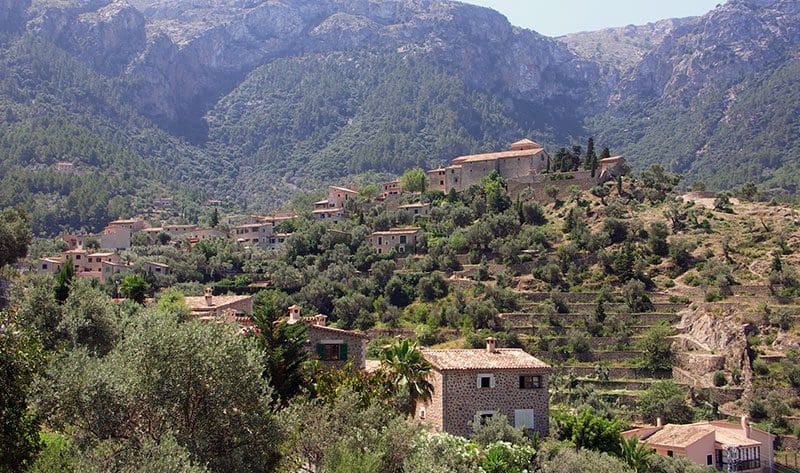 Deià ist eines der schönsten Künstlerdörfer Spaniens und es liegt mitten in den Bergen.