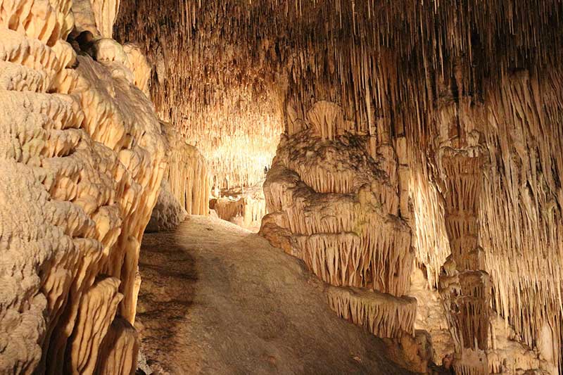 Auch die Tropfsteinhöhlen, gelten als die schönsten Orte auf Mallorca, die man gesehen haben muss.