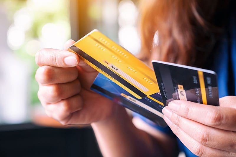Wählt für euch die richtige Kreditkarte aus, damit euch keine unnötigen und plötzlichen Kosten entstehen werden.