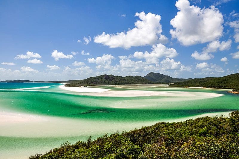 Der weiße Strand auf den Whitsunday Inselns lässt einen gerne nach Australien reisen.