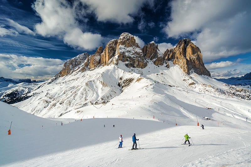 Winterliche Aktivitäten in Südtirol machen vor den imposanten Dolomiten gleich viel mehr Freude!