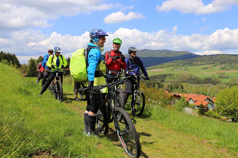 Für Fahrradfahrer und Biker gibt es jede Menge Touren für einen Aktivurlaub in Österreich.