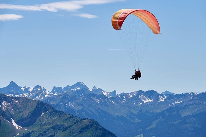Ganz besonders für den Südtirol Sport ist: Gleitschirmfliegen im Tandem über den Bergen Österreichs. Ein unvergessliches Erlebnis.