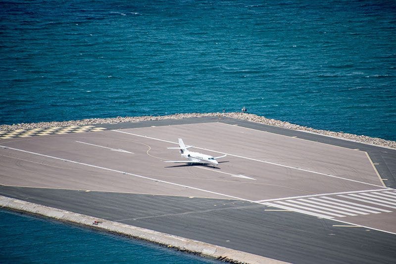 Zwischenlandung auf einem Flugzeugträger bei einem Privatflug mit einer Cessna Citation Sovereign