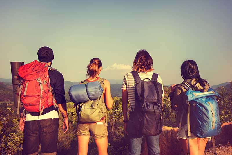 Backpacker benötigen auf ihrer Reise einen Verfügbaren Rahmen ihrer Backpacker Kreditkarten, um schnell und einfach bezahlen zu können.