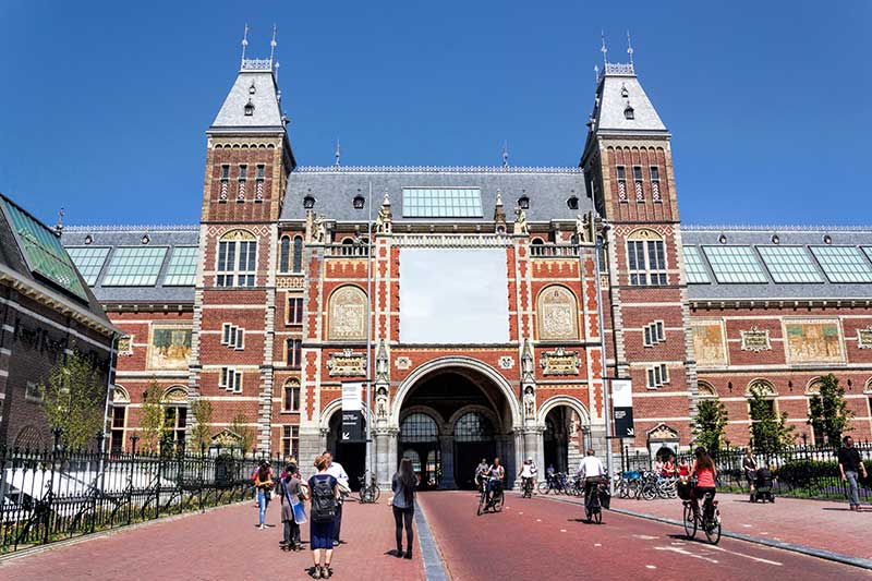 Das Rijksmuseum in ein beliebter Besucher Magnet für schöne Erlebnisse in den Niederlanden.