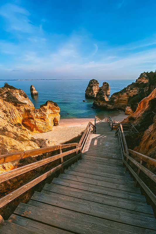 Küste und Strände der Algarve in Portugal