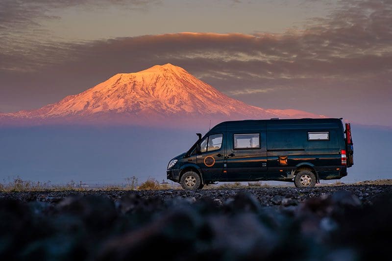 Reifen Expeditionsmobil: Reisemobil mit Offroad Ganzjahresreifen