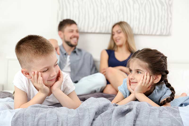Familienurlaub im Hotelzimmer