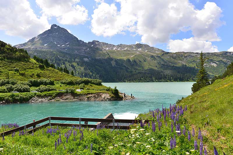 Der Uferweg Kops Stausee in Montafon-Vorarlberg