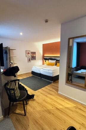 Schlafzimmer-Stadthotel-Freilassing