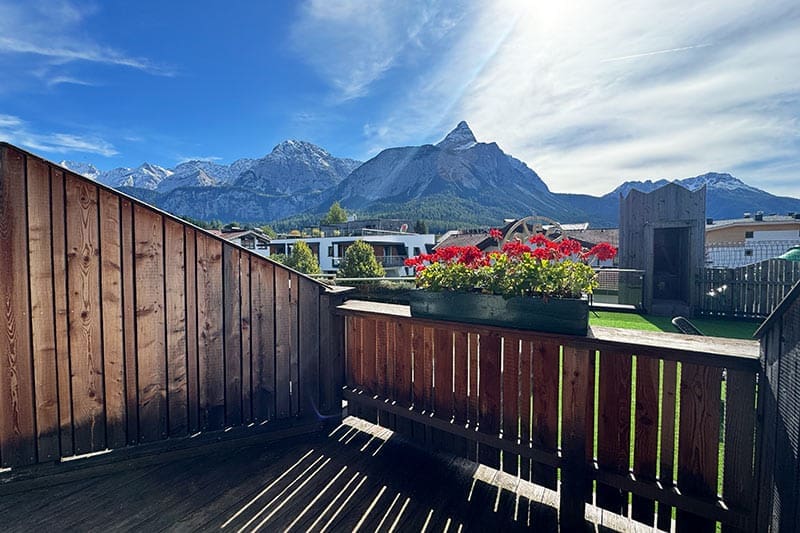 Aussicht-von-Balkon-aus-im-Tirolerhof