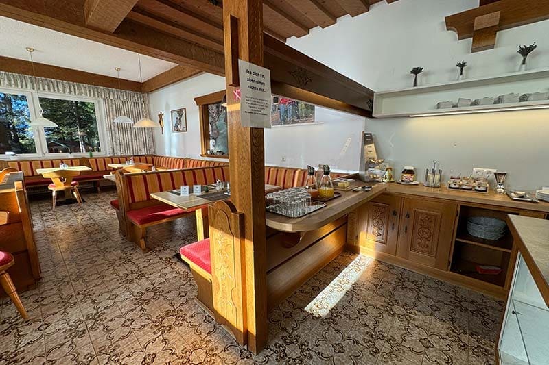 Frühstück-Raum-Waldhof-Lechtal