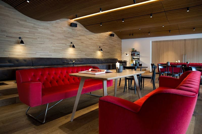 Lounge-im-Hotel-Schwärzler