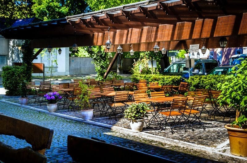 Biergarten-Kater-Hiddigeigei