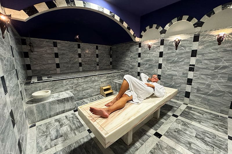 Franz-im-Hamam-der-Vita-Classica-Therme