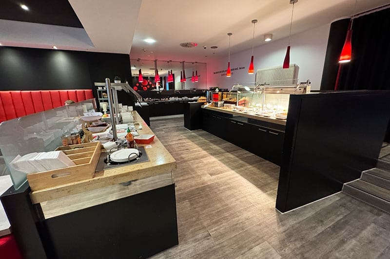 Frühstücksbereich-im-Dormero-Hotel-in-Zürich