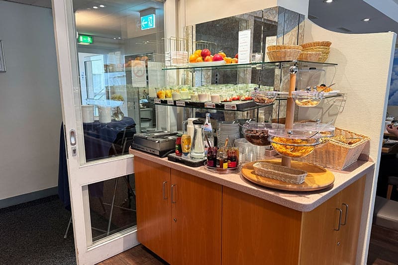 Frühstücksraum-City-Hotel-in-Freiburg