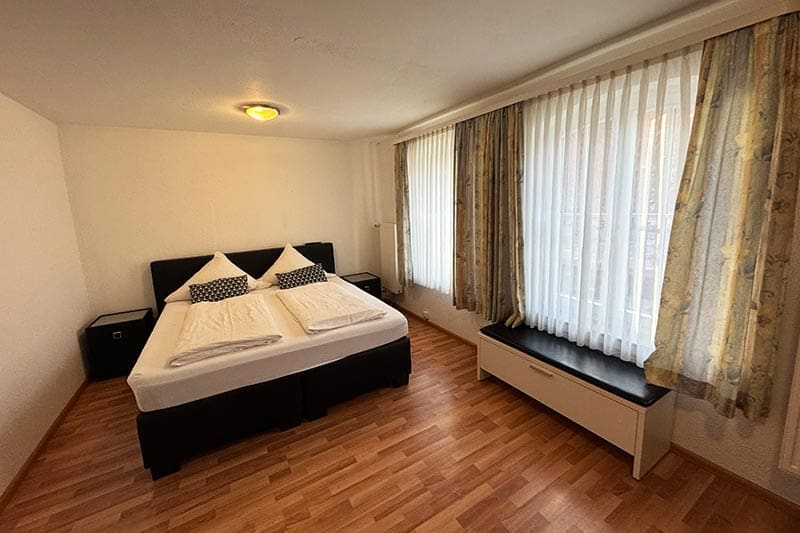 Hotelzimmer-Kater-Hiddigeigei-Bad-Säckingen