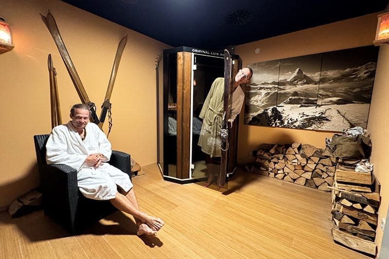 Infrarotkabine-Heiko-und-Franz-in-der-Vita-Classica-Therme