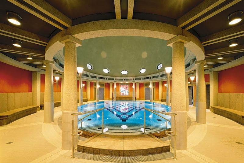 Kuppelhalle-in-der-Vita-Classica-Therme