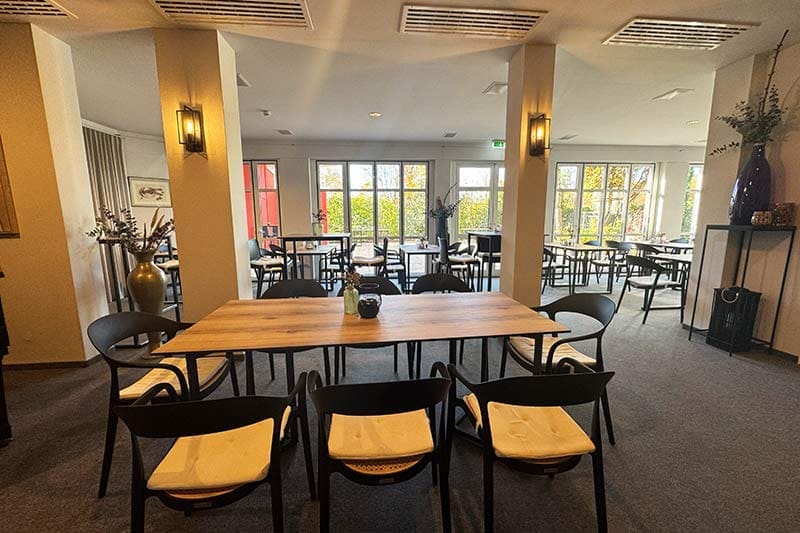 Restaurant-neu-dekoriert-im-Hotel-Kaiserstuhl